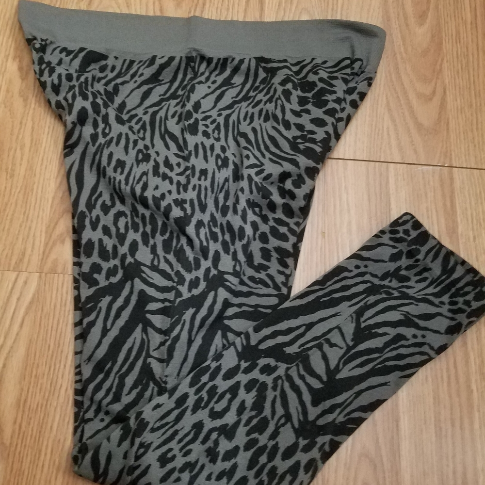 NWOT Animal print leggings size 3x